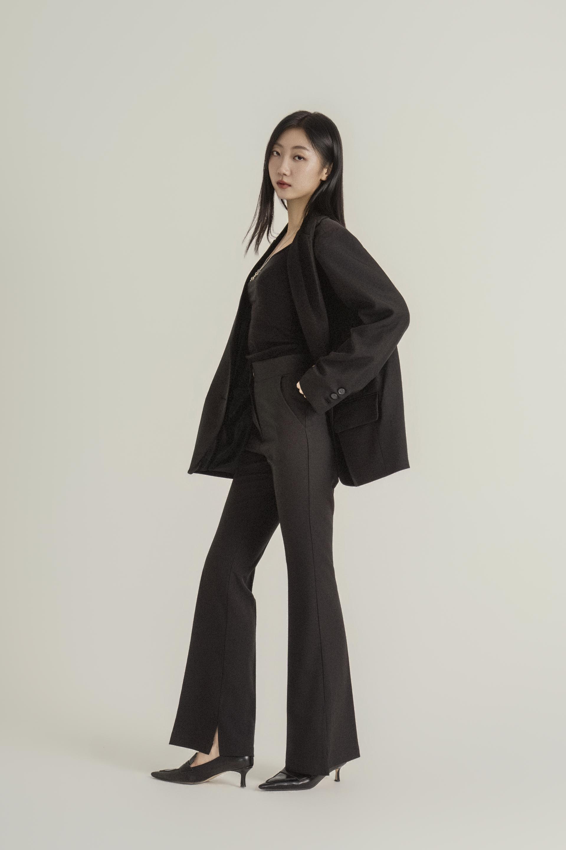 테일러드 세미부츠컷 시티 수트 셋업