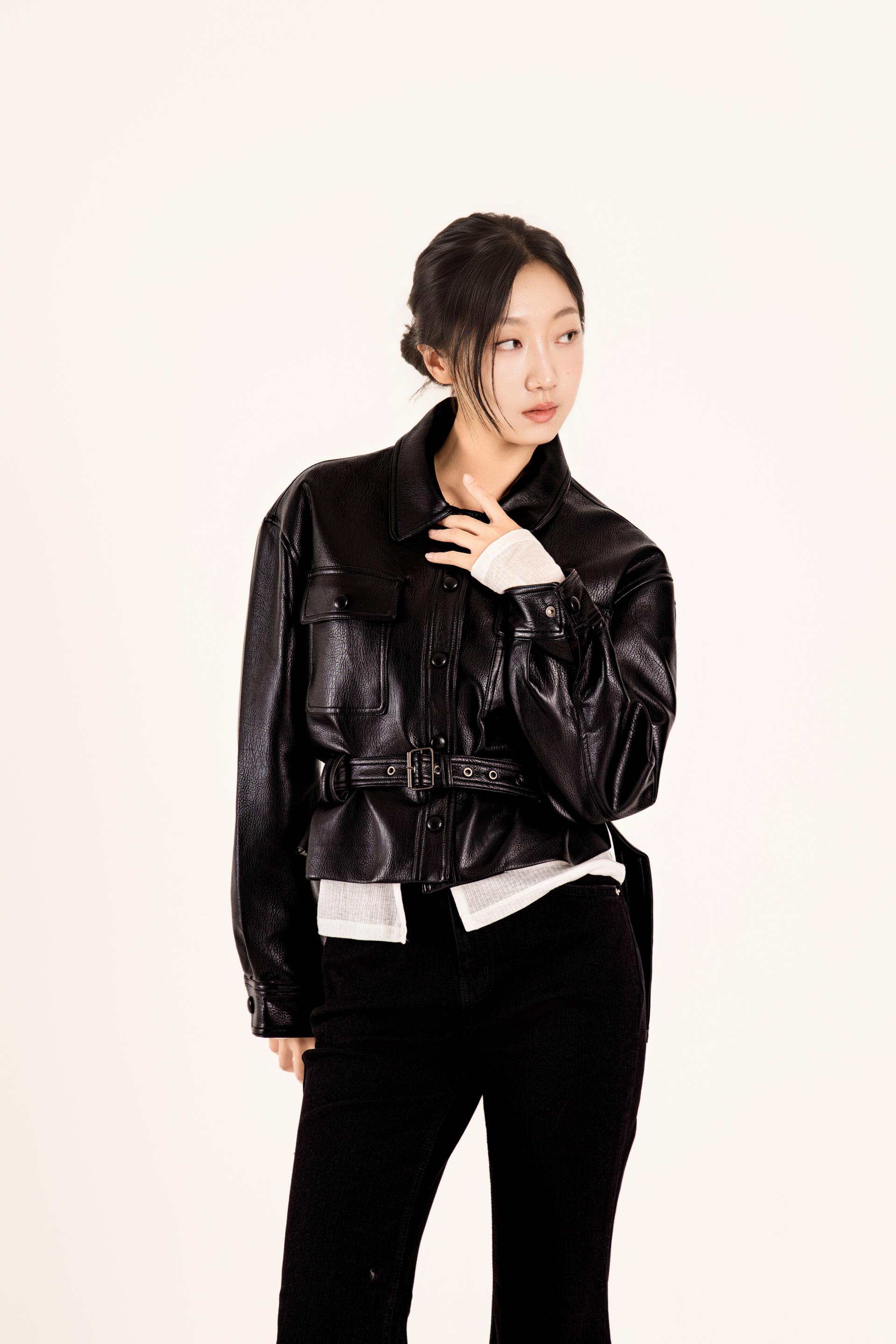 벨티드 레더 크롭 자켓