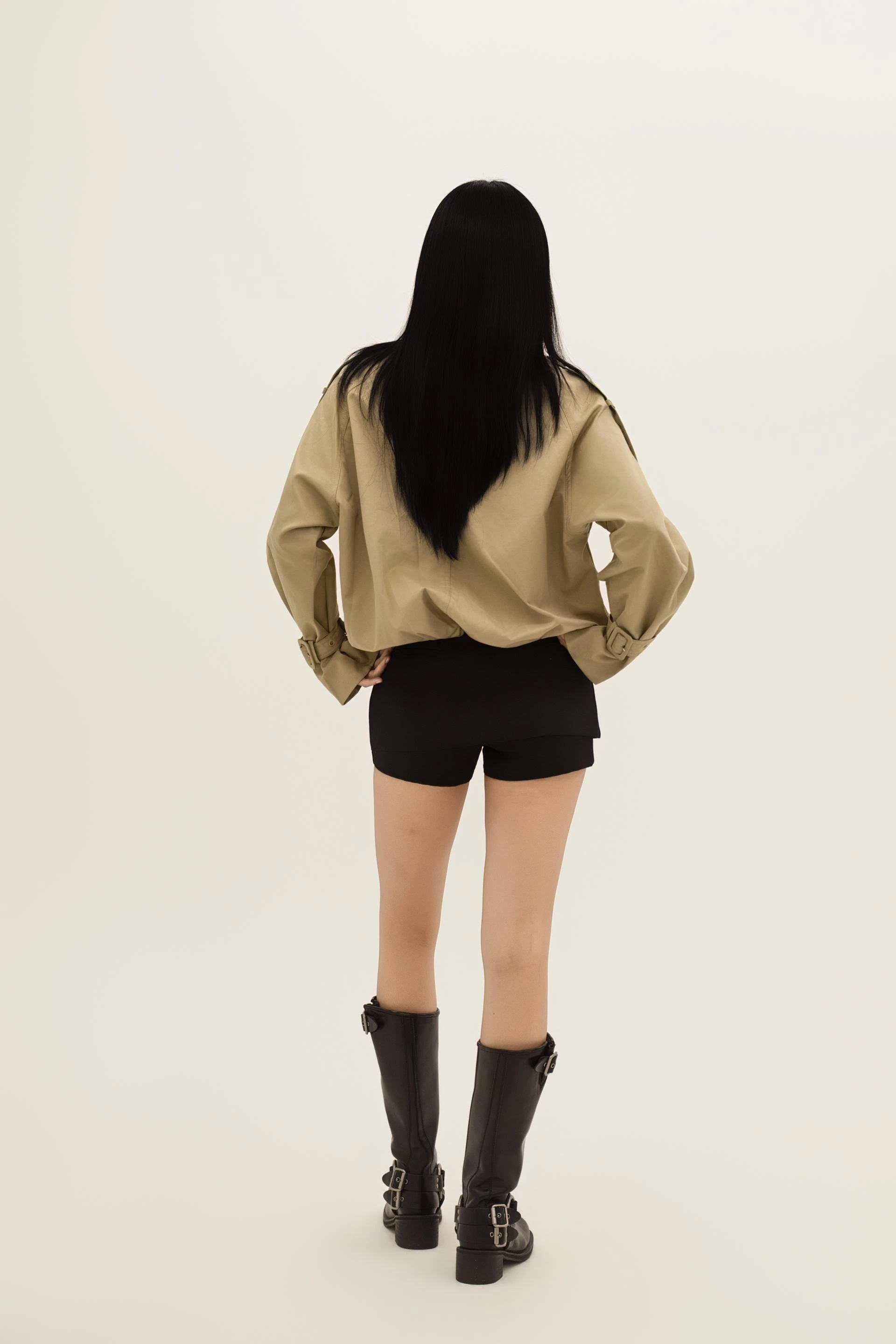하이넥 더블 브레스티드 볼륨 트렌치 자켓