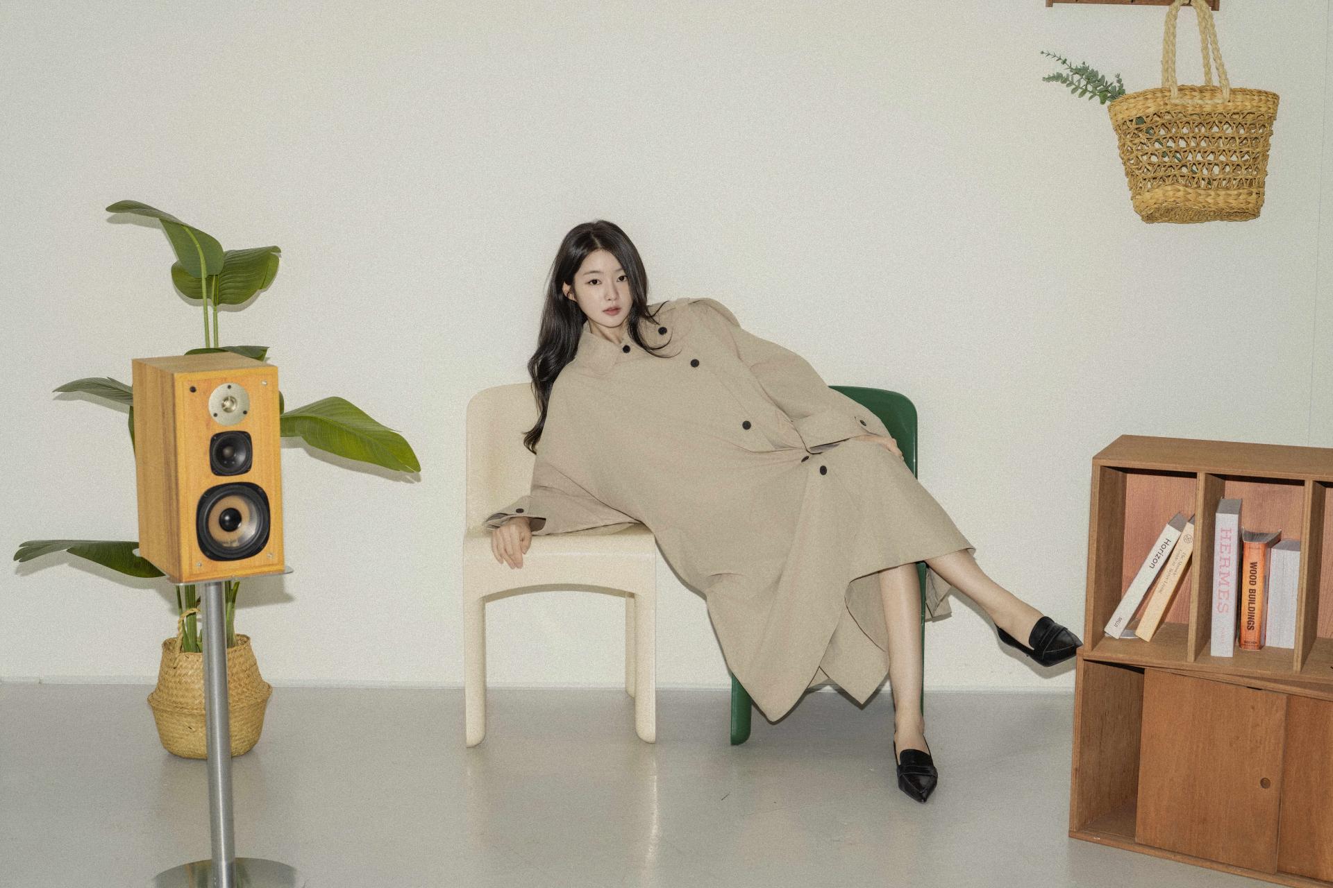 사선 버튼 케이프 트렌치 코트