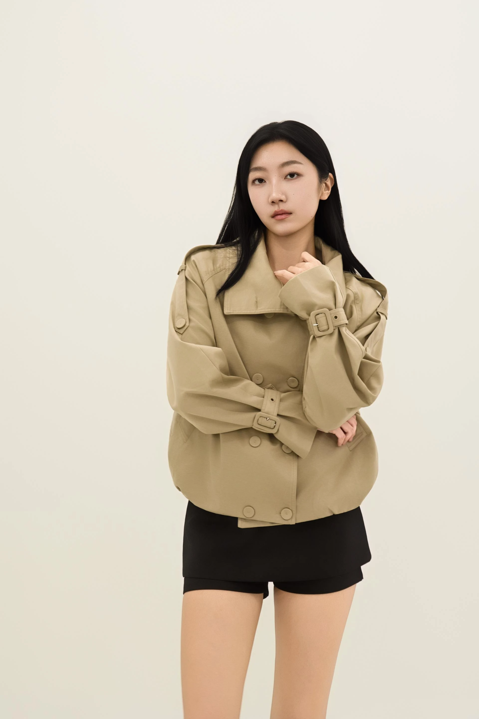 하이넥 더블 브레스티드 볼륨 트렌치 자켓