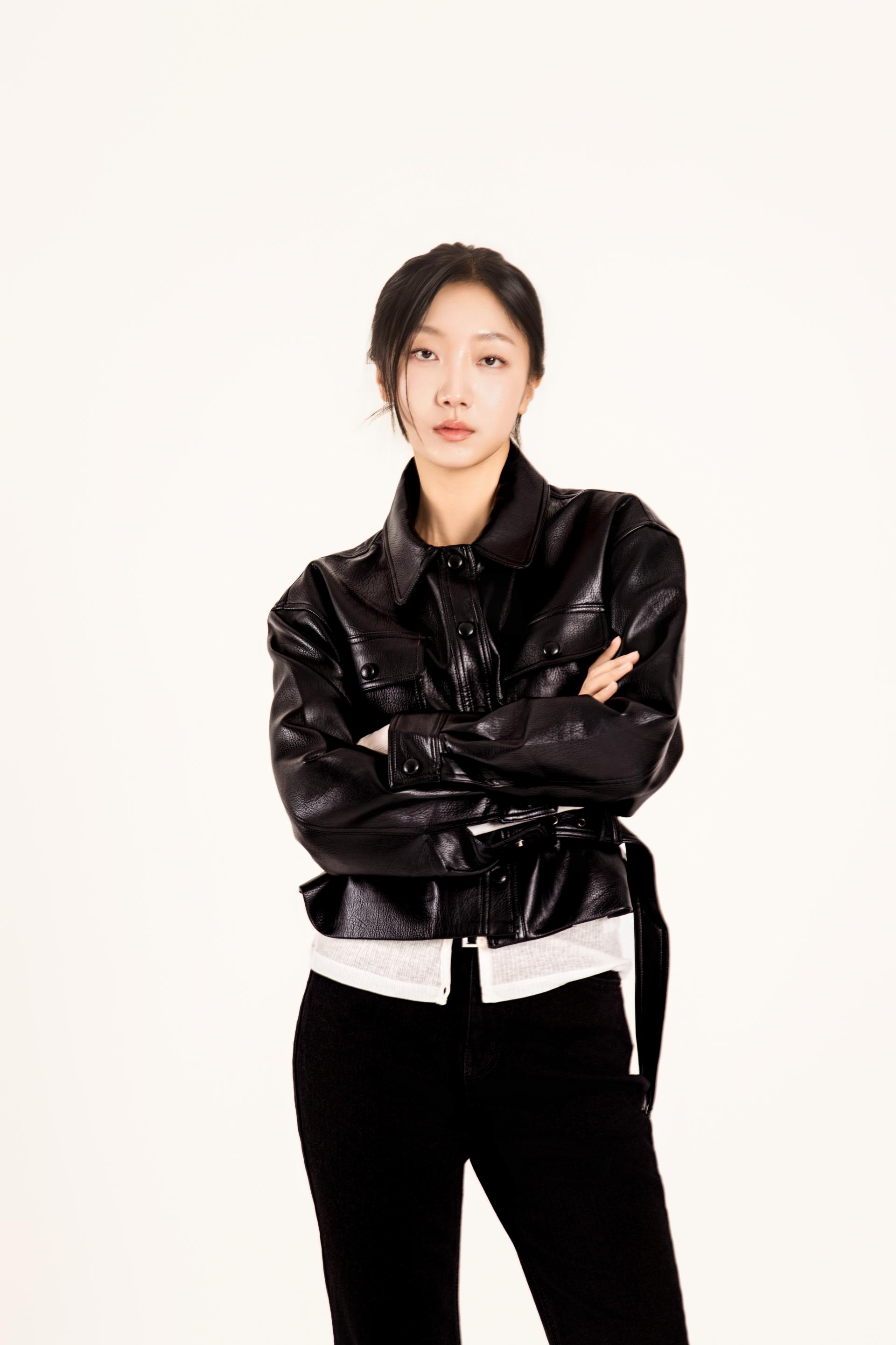벨티드 레더 크롭 자켓