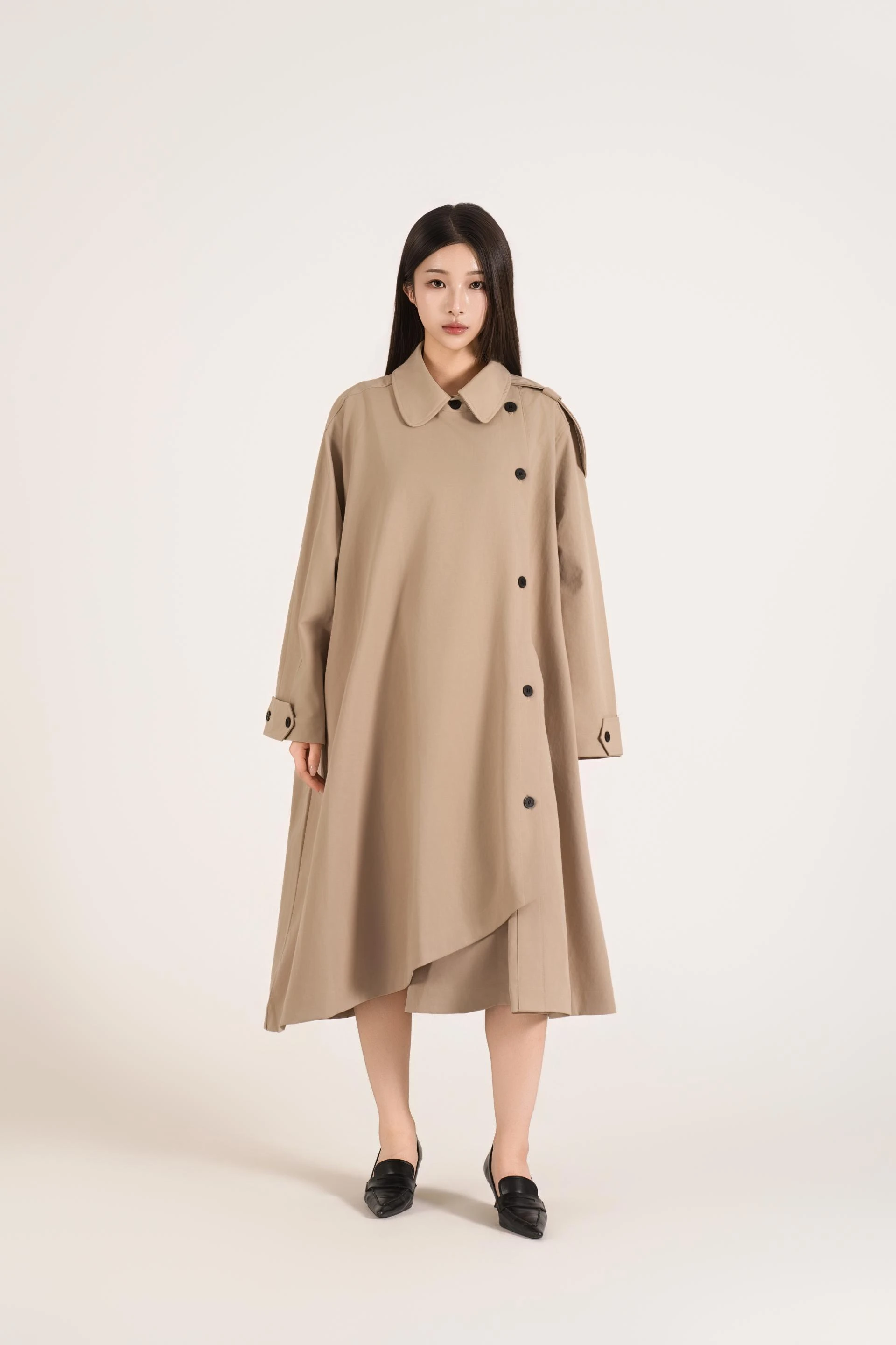 사선 버튼 케이프 트렌치 코트