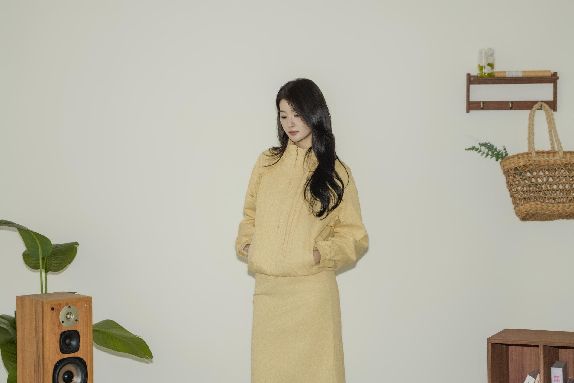 러플 핀턱 미디 스커트 셋업