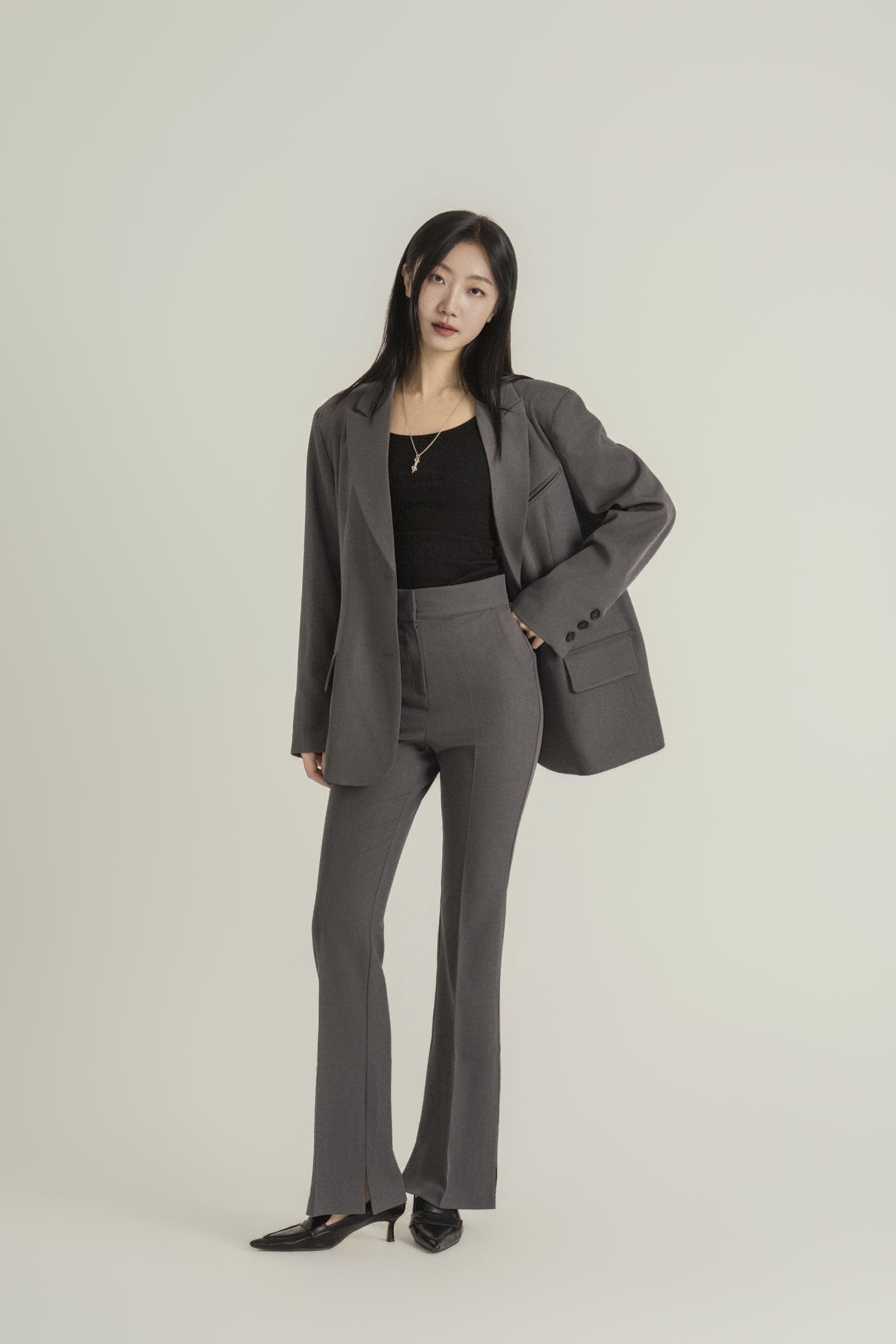 테일러드 세미부츠컷 시티 수트 셋업