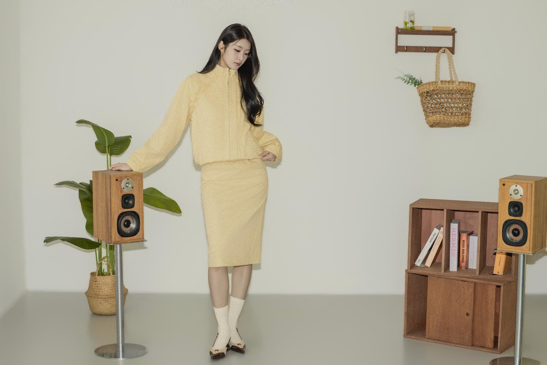 러플 핀턱 미디 스커트 셋업