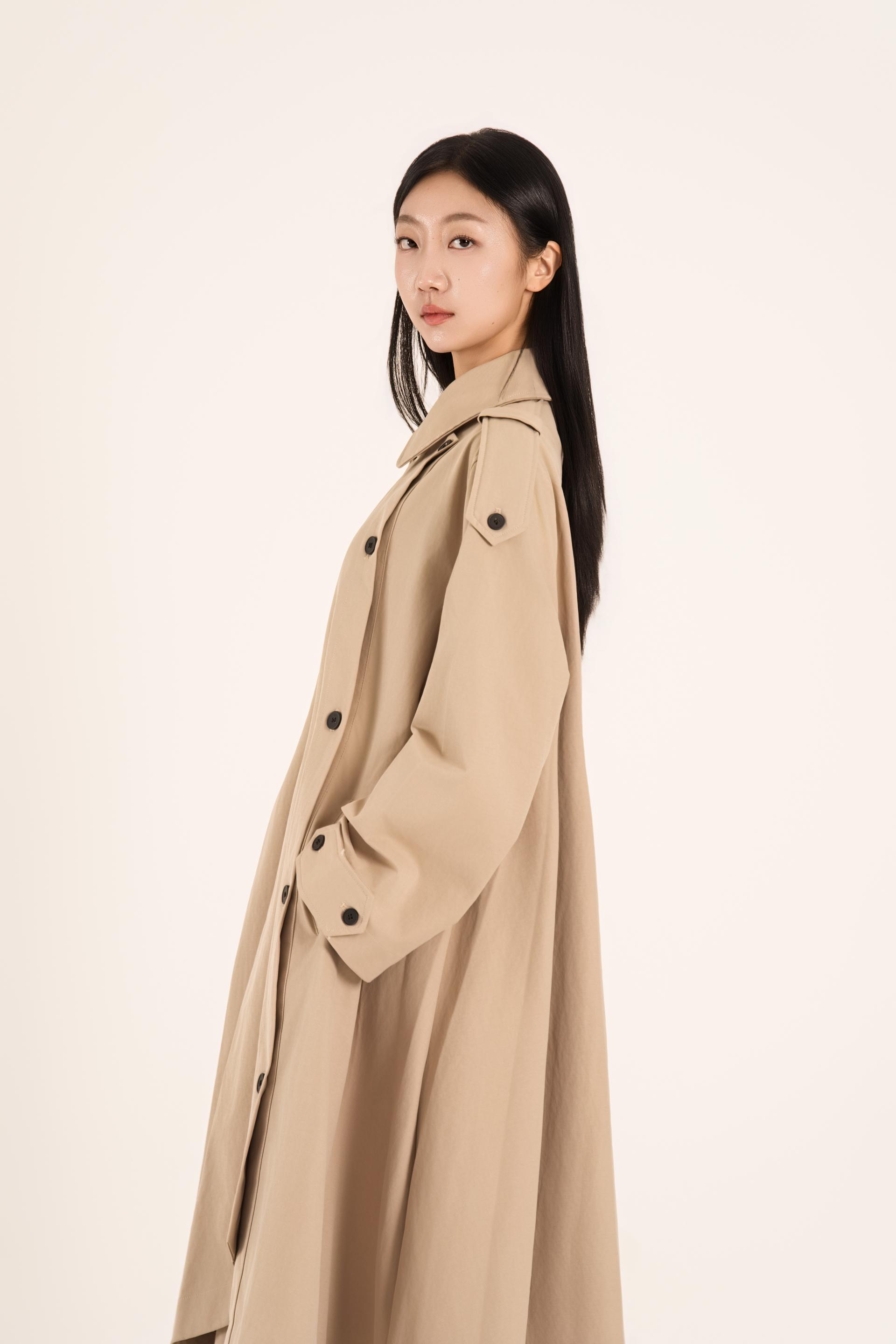사선 버튼 케이프 트렌치 코트