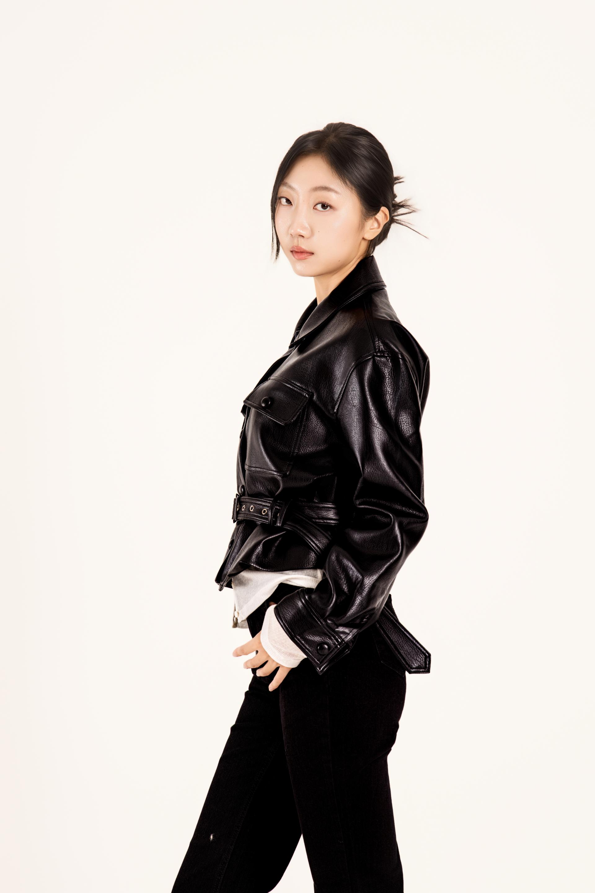 벨티드 레더 크롭 자켓