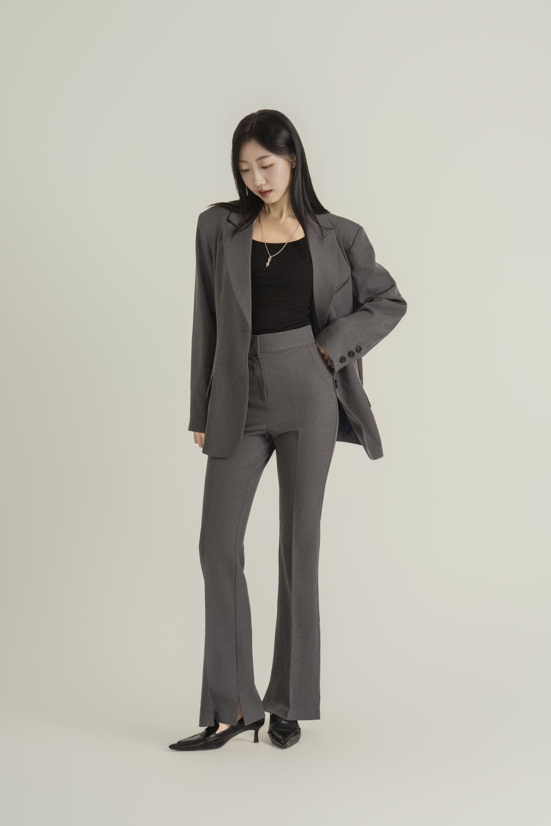 테일러드 세미부츠컷 시티 수트 셋업